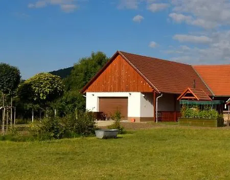 Nyakiglab Feriegård Szegi